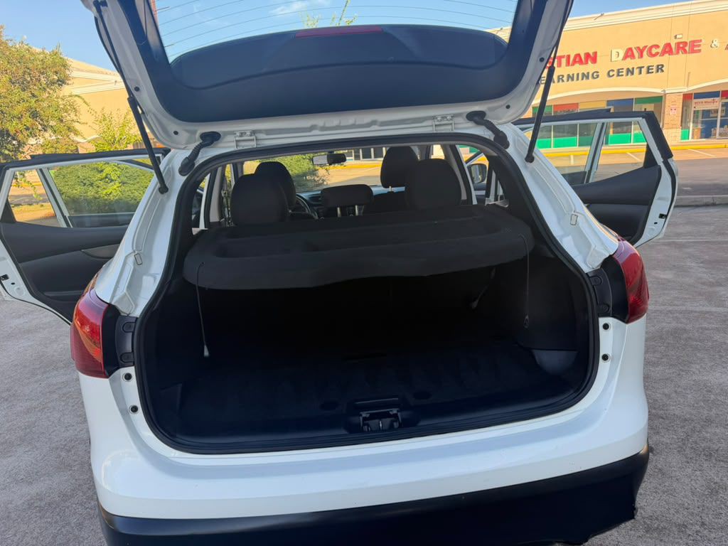 2019 Nissan Rogue Image 12