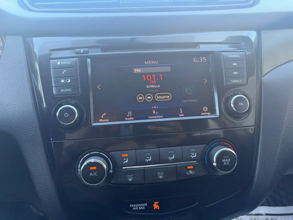 2019 Nissan Rogue Image 16
