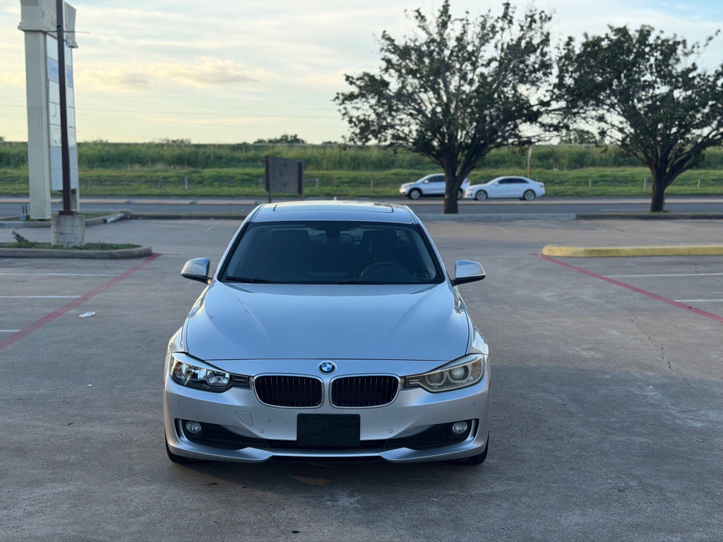 2014 BMW 3 Series Image 2