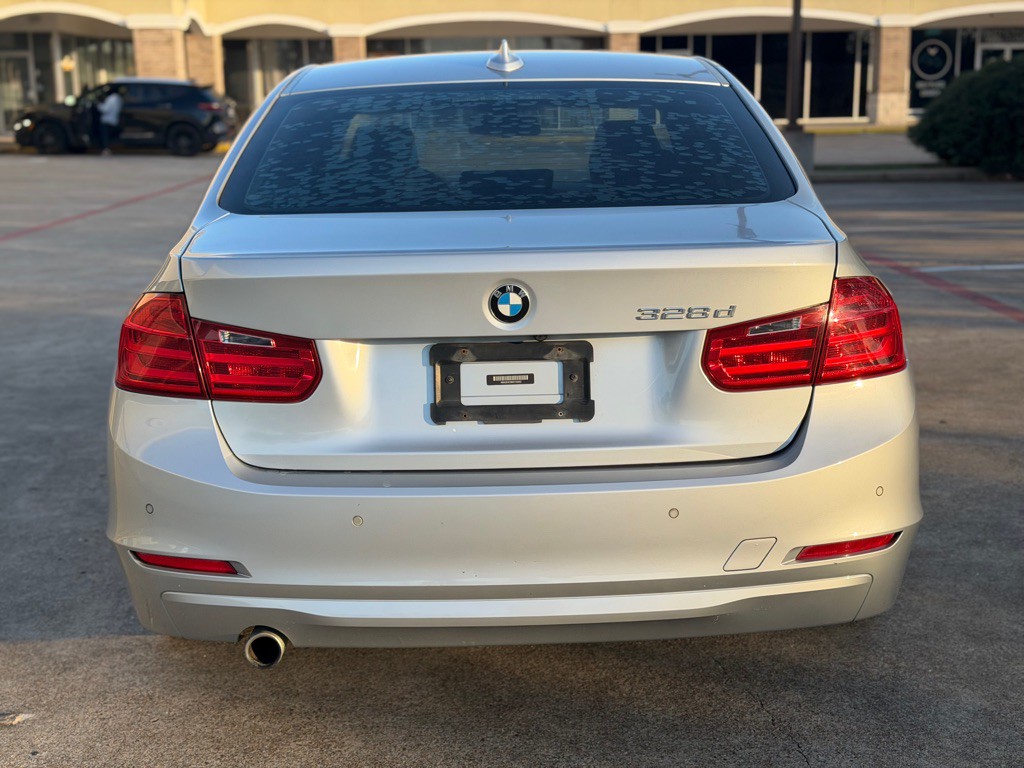2014 BMW 3 Series Image 8