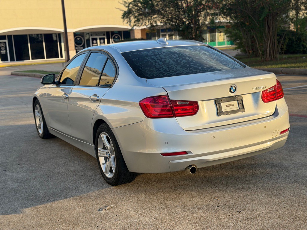 2014 BMW 3 Series Image 9