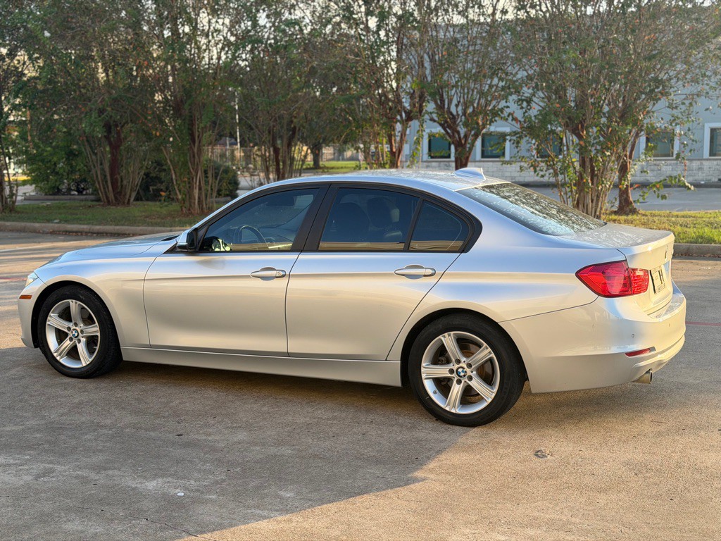 2014 BMW 3 Series Image 10