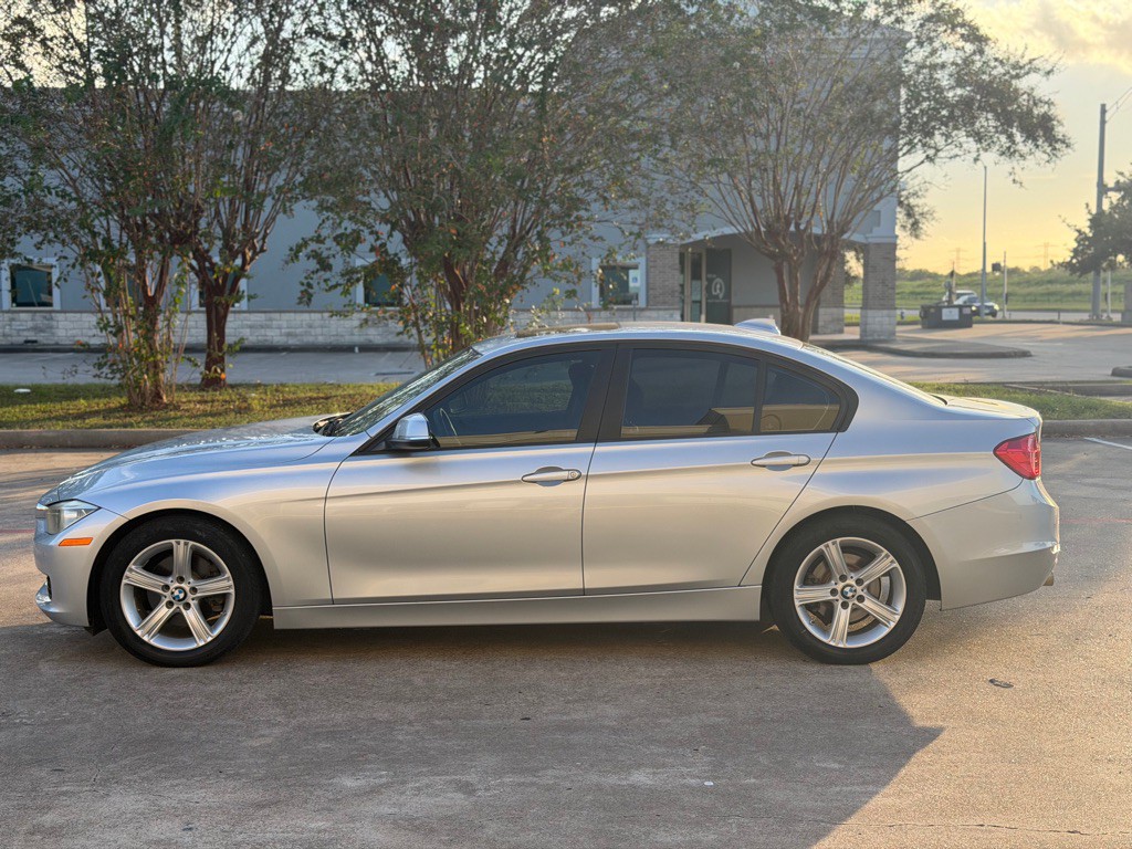 2014 BMW 3 Series Image 11