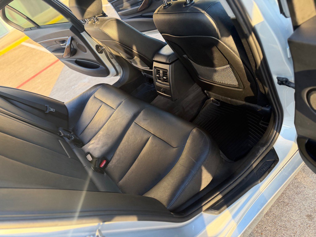 2014 BMW 3 Series Image 14