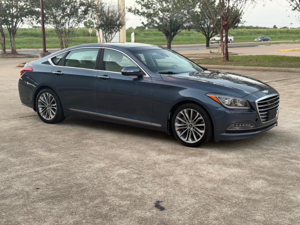 2016 Hyundai Genesis Image 4