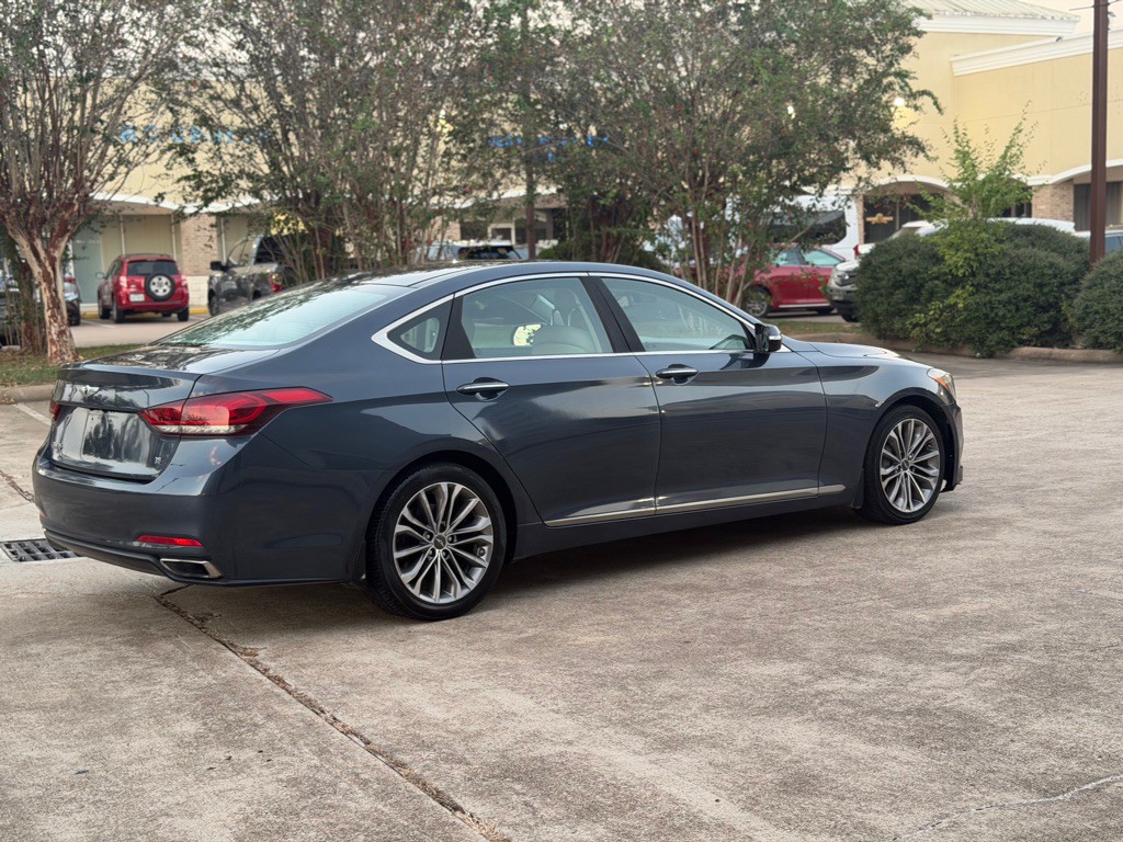 2016 Hyundai Genesis Image 6