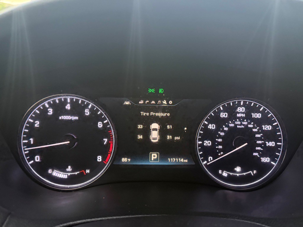 2016 Hyundai Genesis Image 19