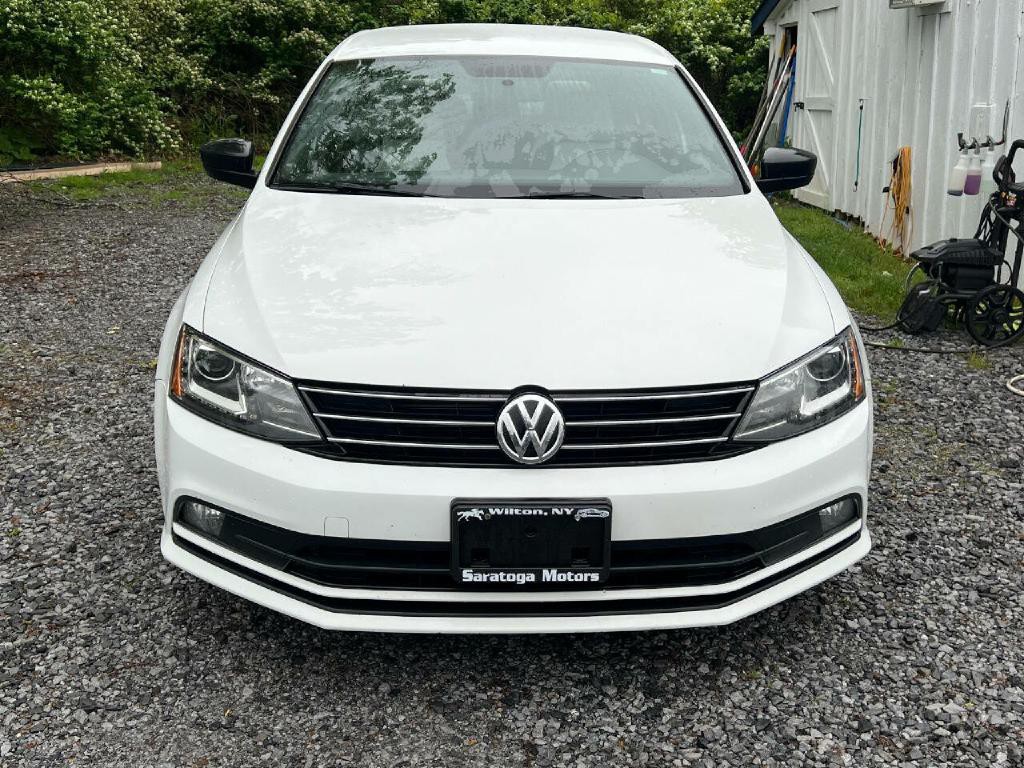 2016 Volkswagen Jetta Image 2