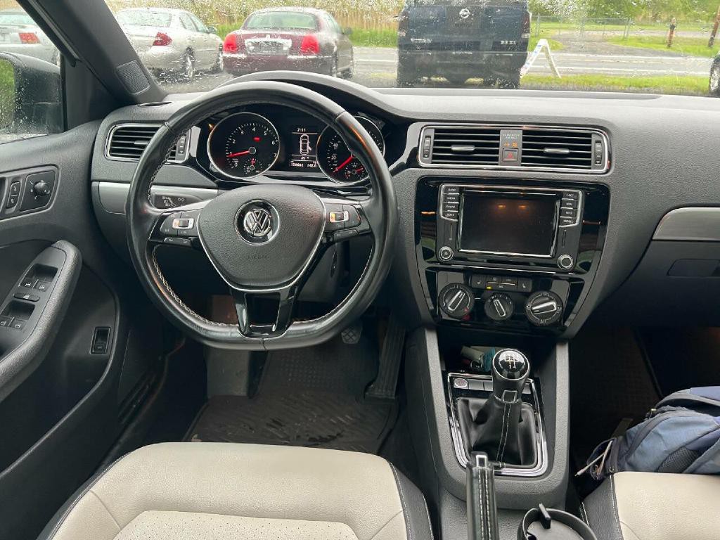 2016 Volkswagen Jetta Image 9