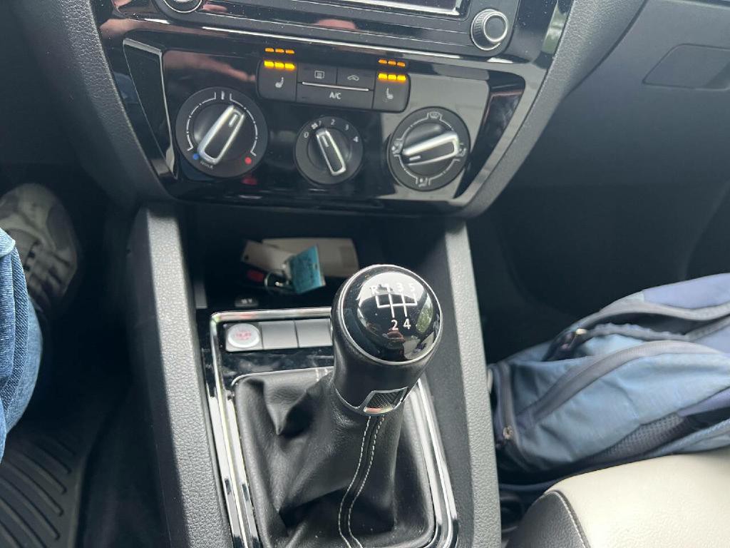 2016 Volkswagen Jetta Image 12