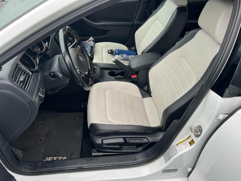 2016 Volkswagen Jetta Image 13