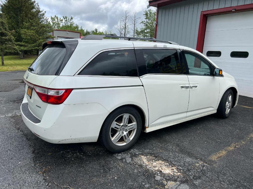 2013 Honda Odyssey Image 3