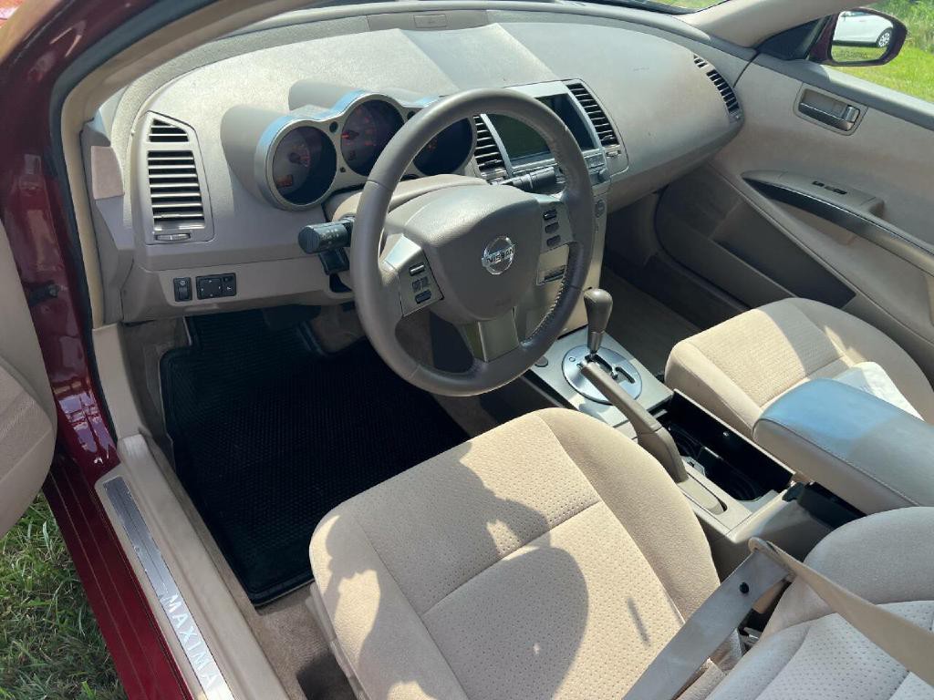 2004 Nissan Maxima Image 9