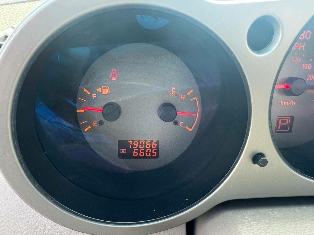 2004 Nissan Maxima Image 12