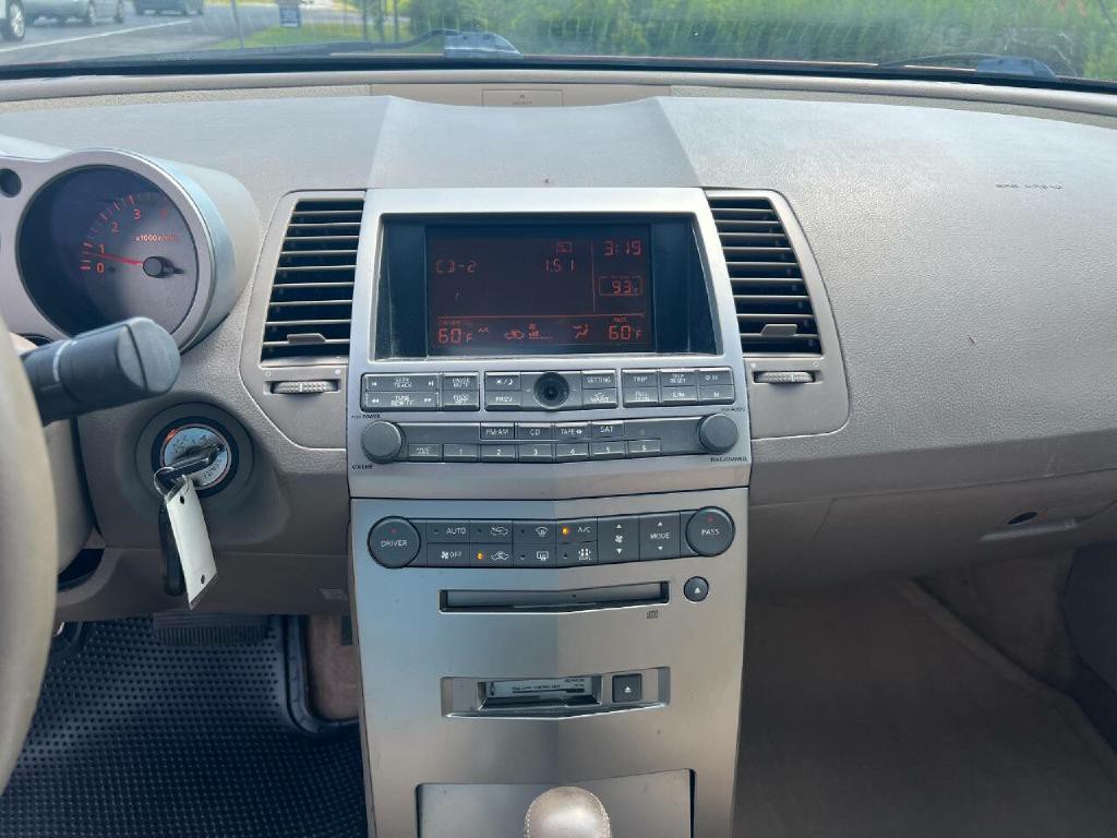 2004 Nissan Maxima Image 13