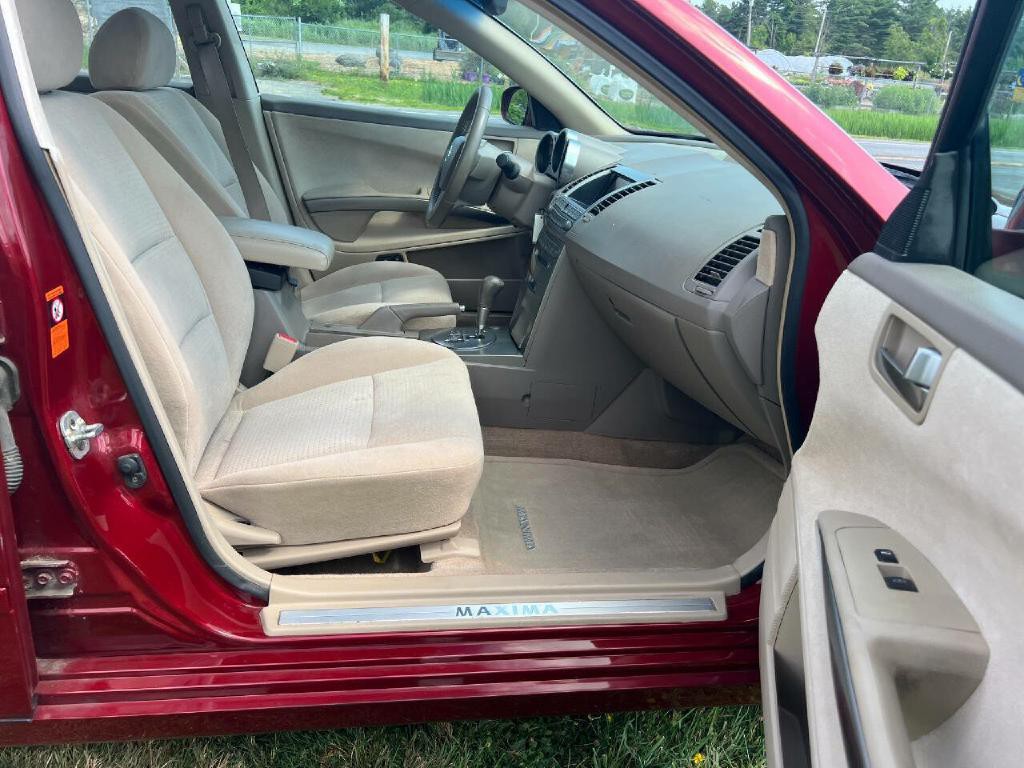 2004 Nissan Maxima Image 16