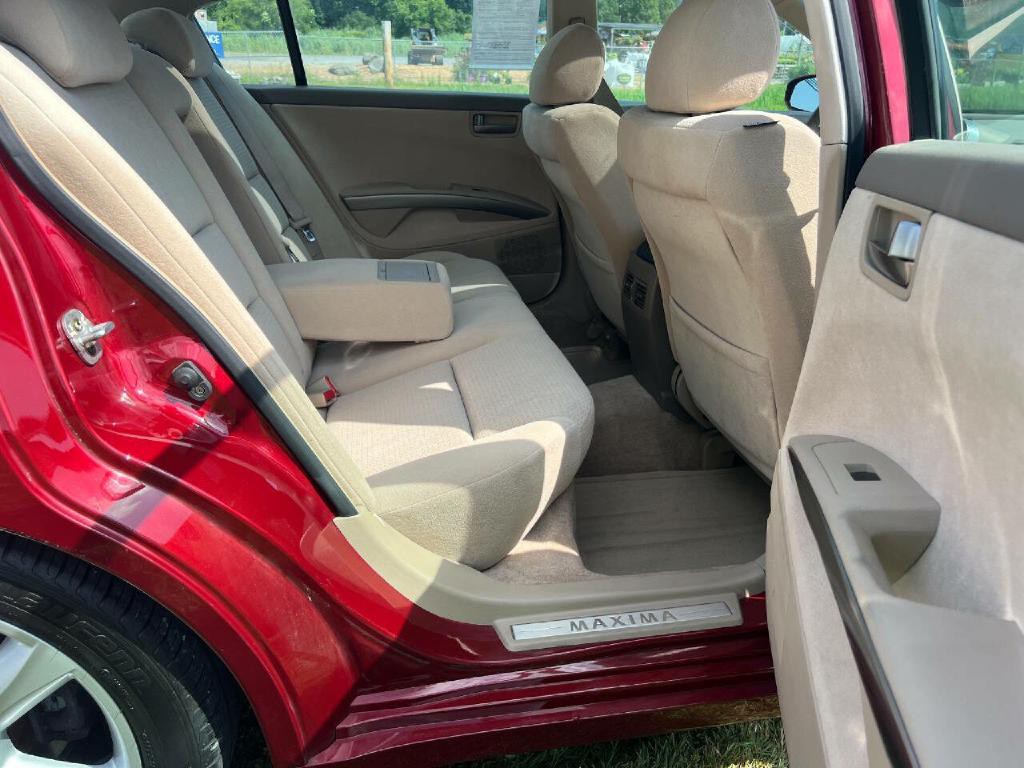 2004 Nissan Maxima Image 19