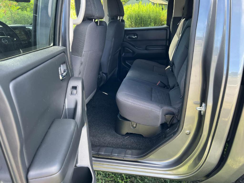 2024 Nissan Frontier Image 15