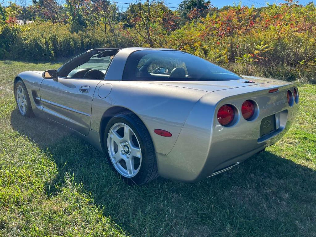 1999 Chevrolet Corvette Image 3