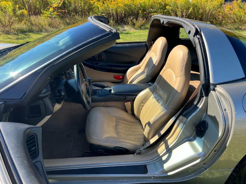 1999 Chevrolet Corvette Image 11