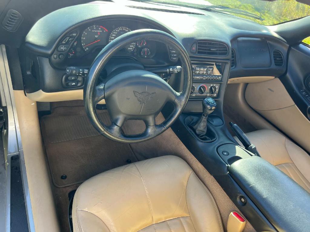 1999 Chevrolet Corvette Image 13