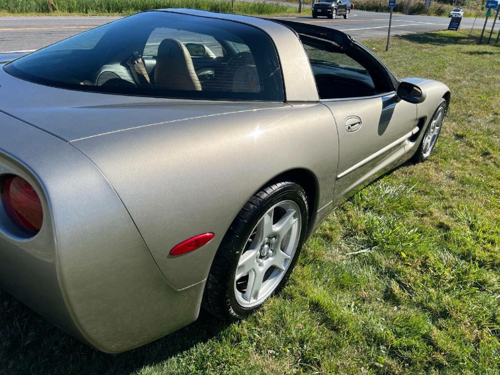 1999 Chevrolet Corvette Image 20