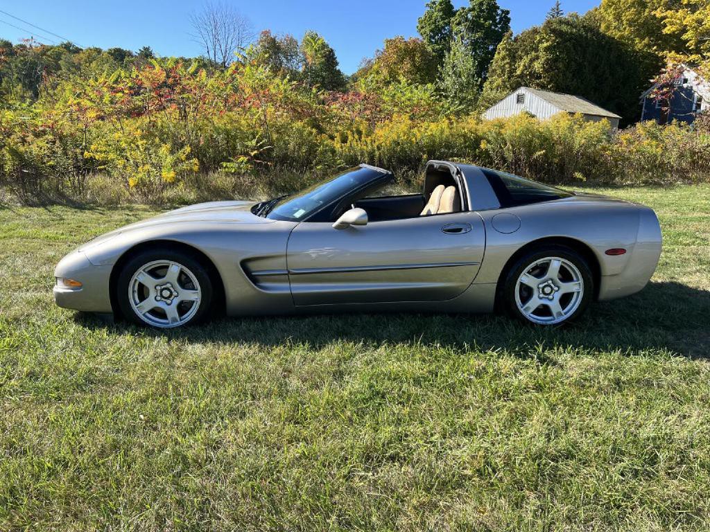 1999 Chevrolet Corvette Image 24