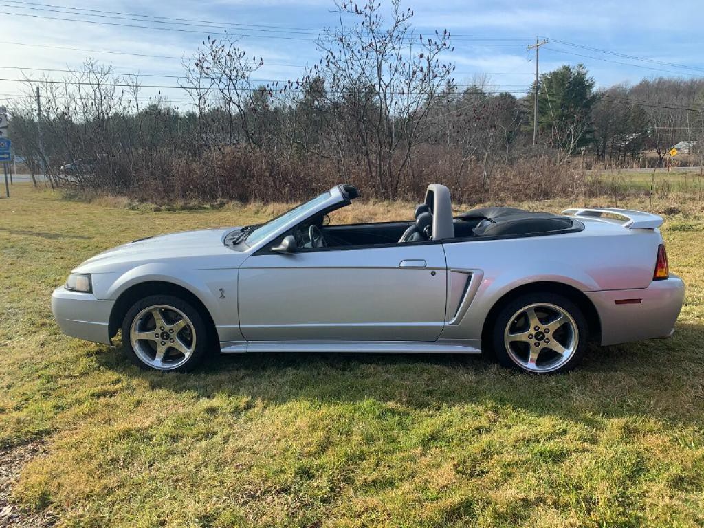 2001 Ford Mustang Image 4