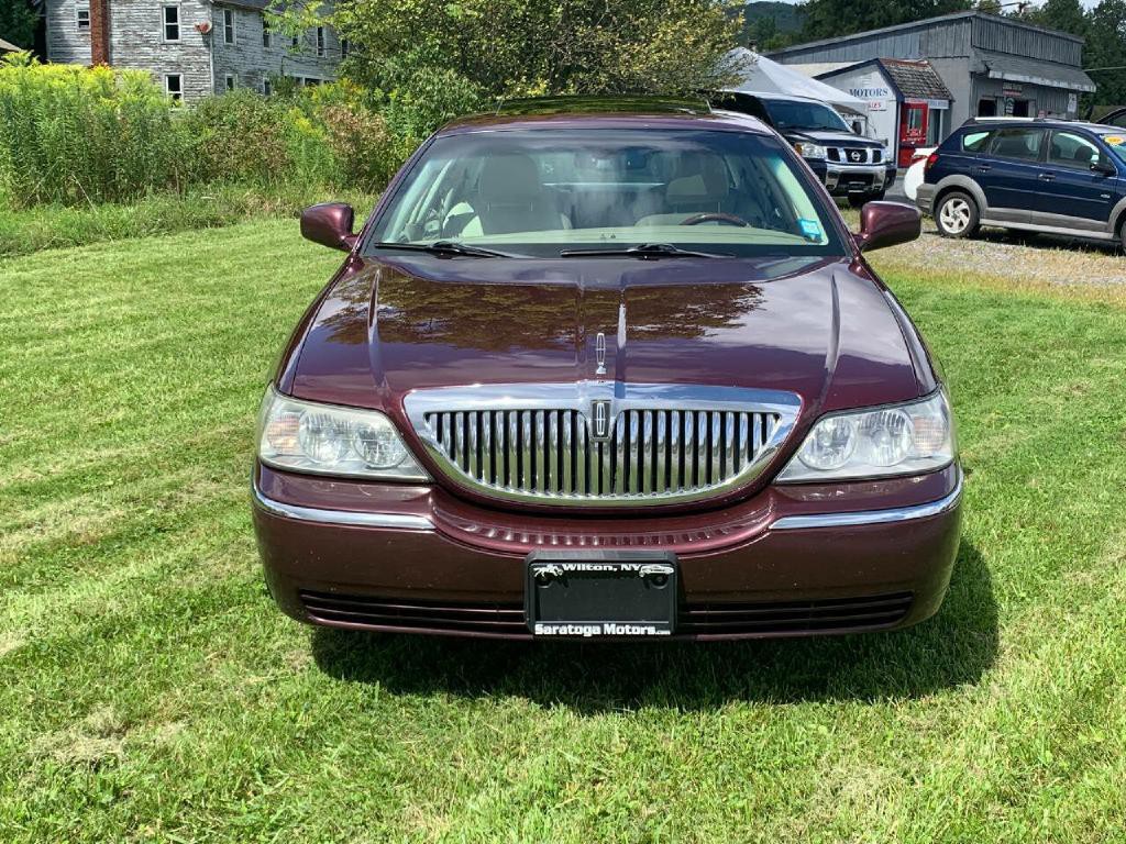 2006 Lincoln Town Car Image 3