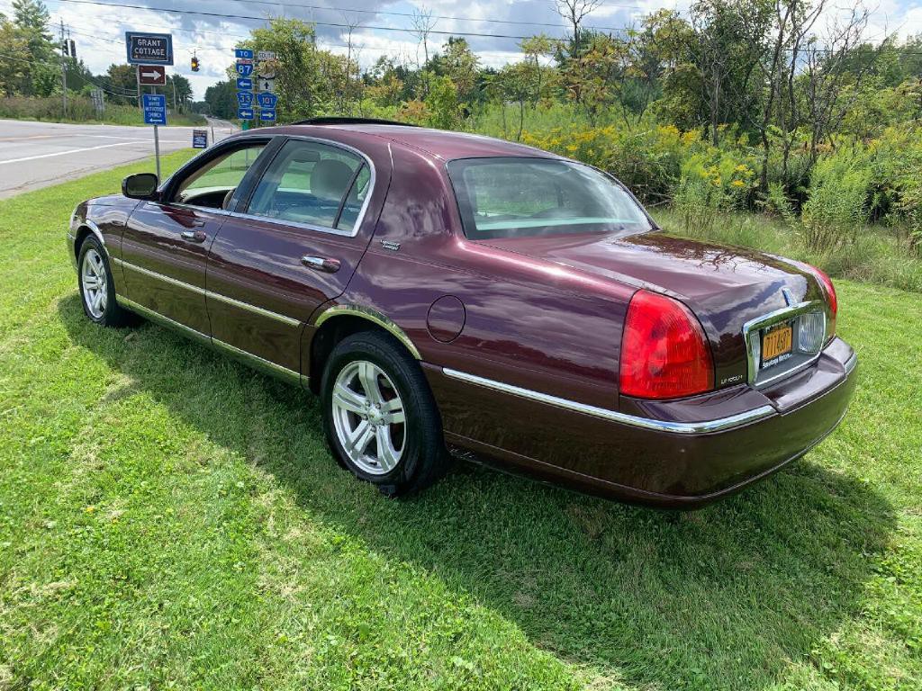 2006 Lincoln Town Car Image 6