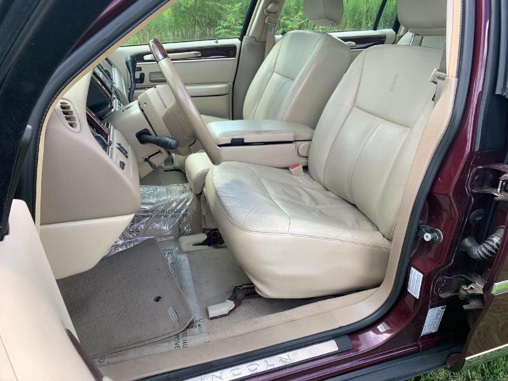 2006 Lincoln Town Car Image 14