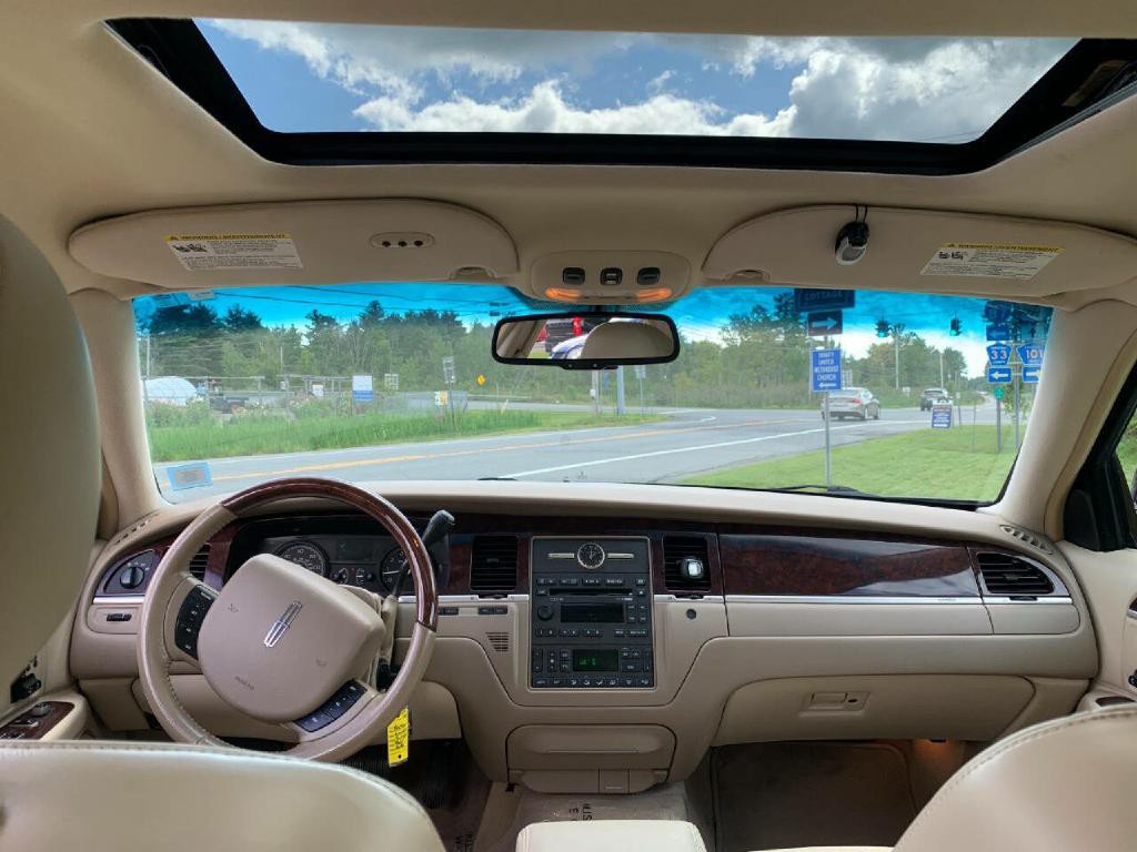 2006 Lincoln Town Car Image 15