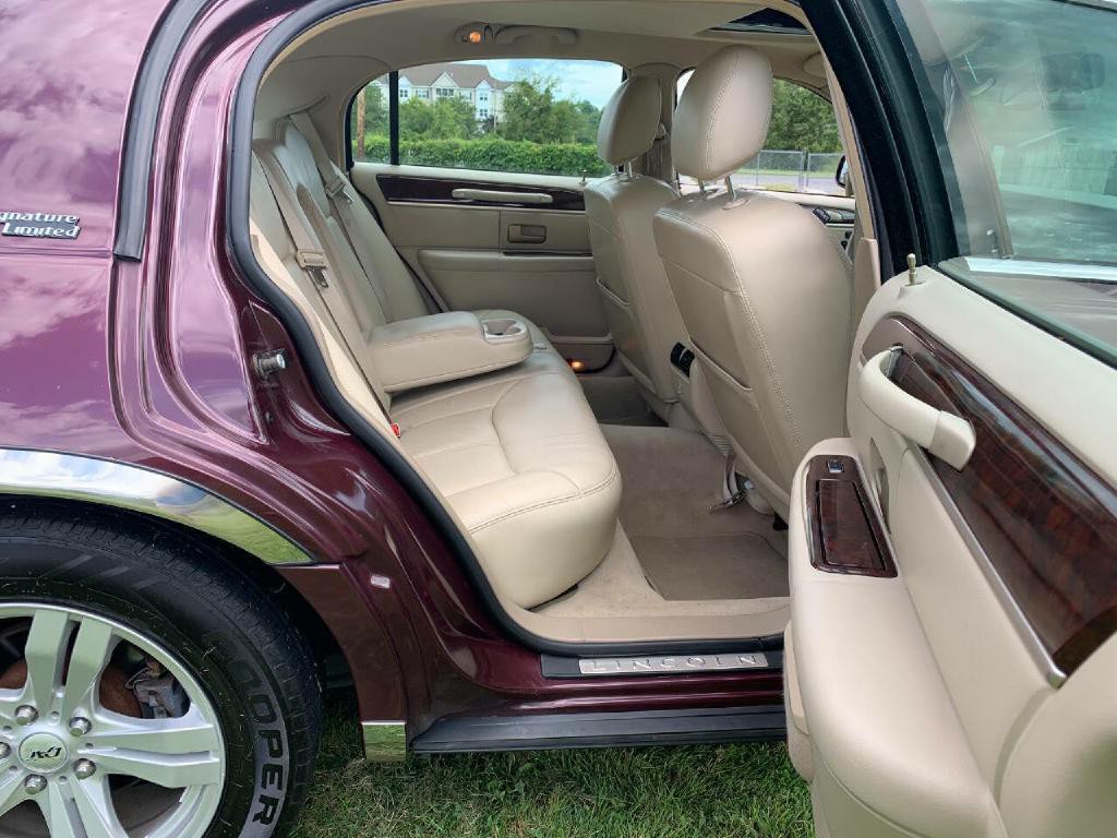 2006 Lincoln Town Car Image 18