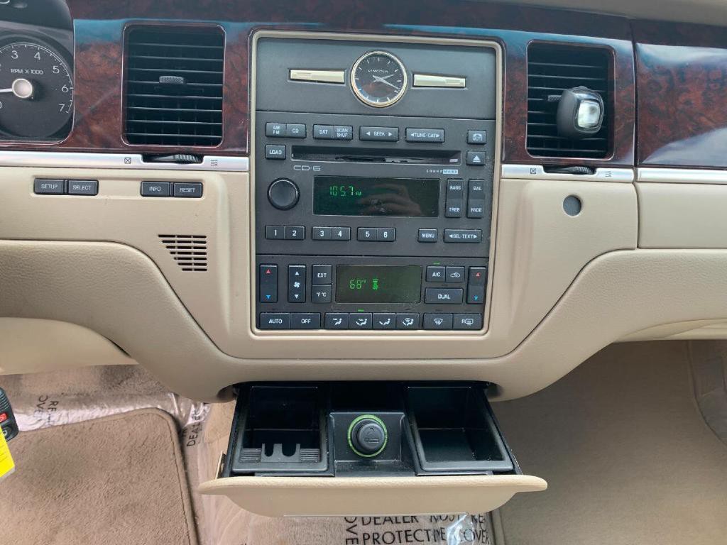 2006 Lincoln Town Car Image 31