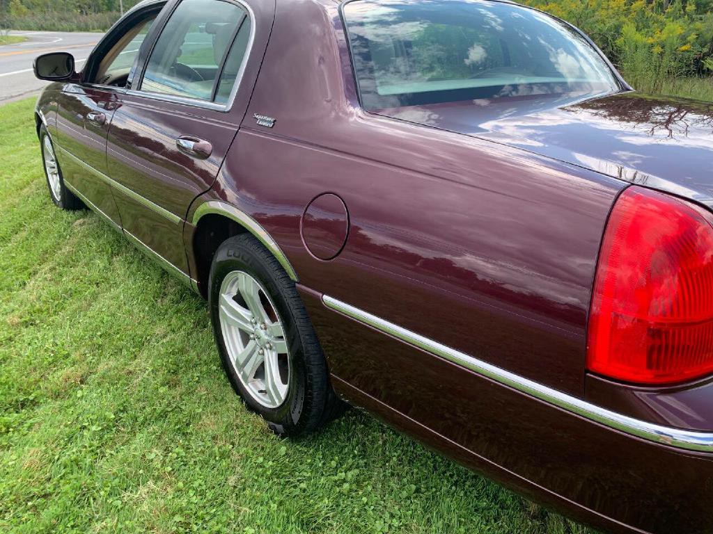 2006 Lincoln Town Car Image 38