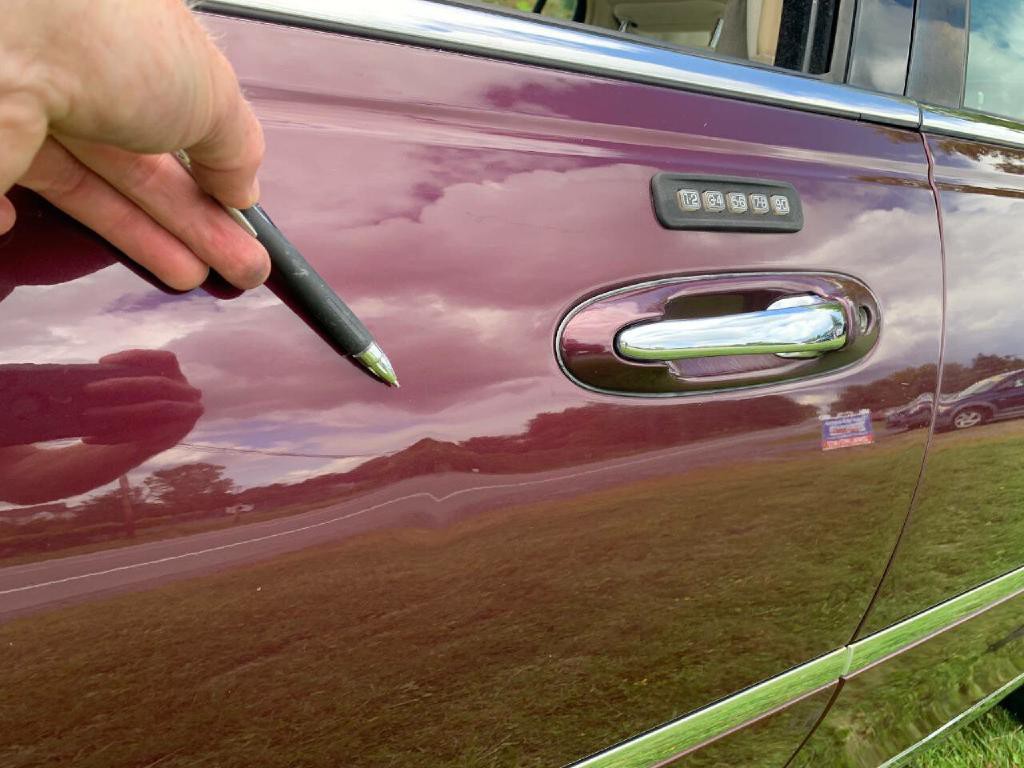 2006 Lincoln Town Car Image 39