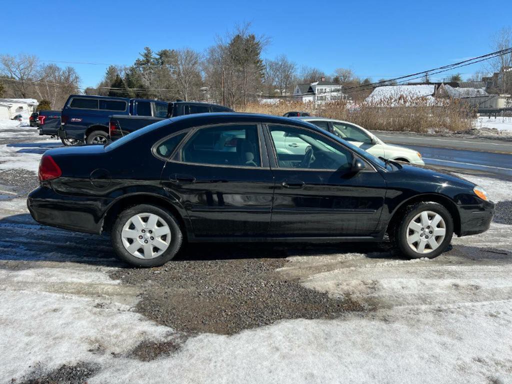 2001 Ford Taurus Image 8