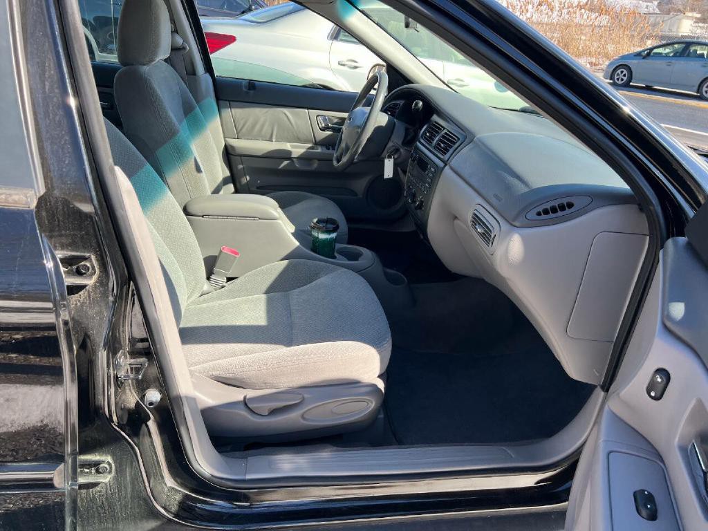 2001 Ford Taurus Image 13