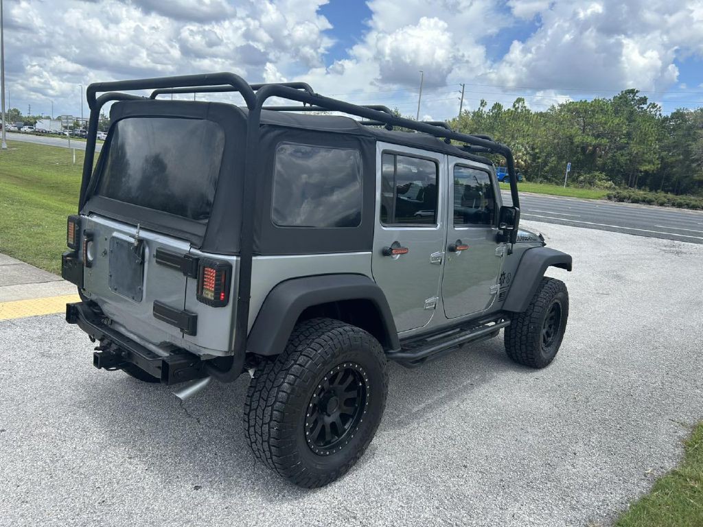 2013 Jeep Wrangler Unlimited Image 3