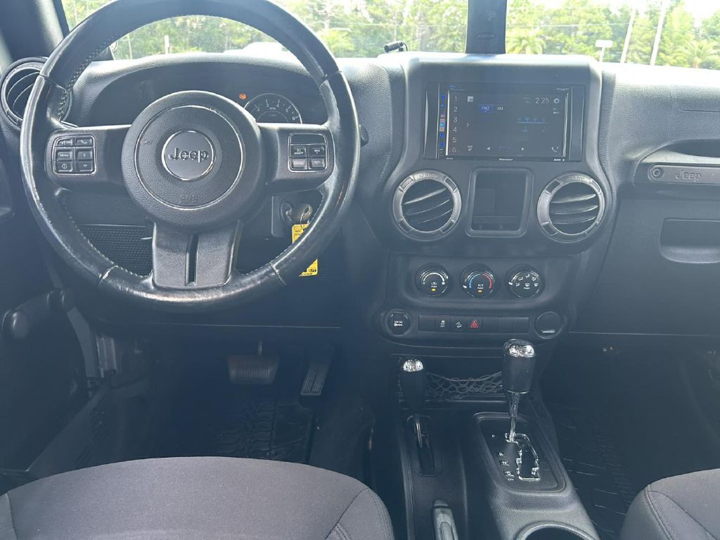 2013 Jeep Wrangler Unlimited Image 13