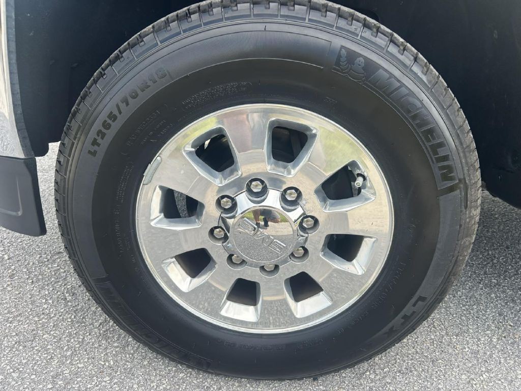 2015 GMC Sierra Image 9