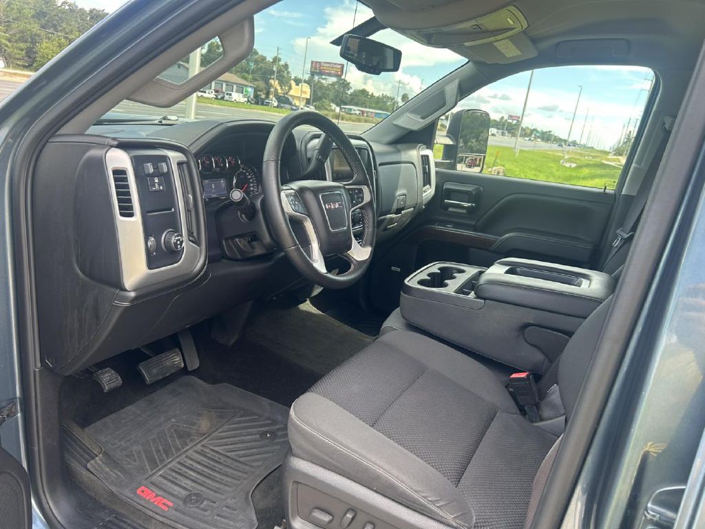 2015 GMC Sierra Image 17