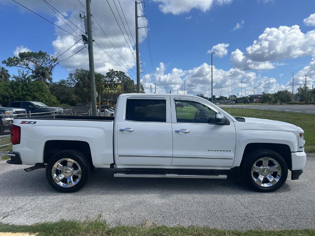2017 Chevrolet Silverado 1500 Image 2