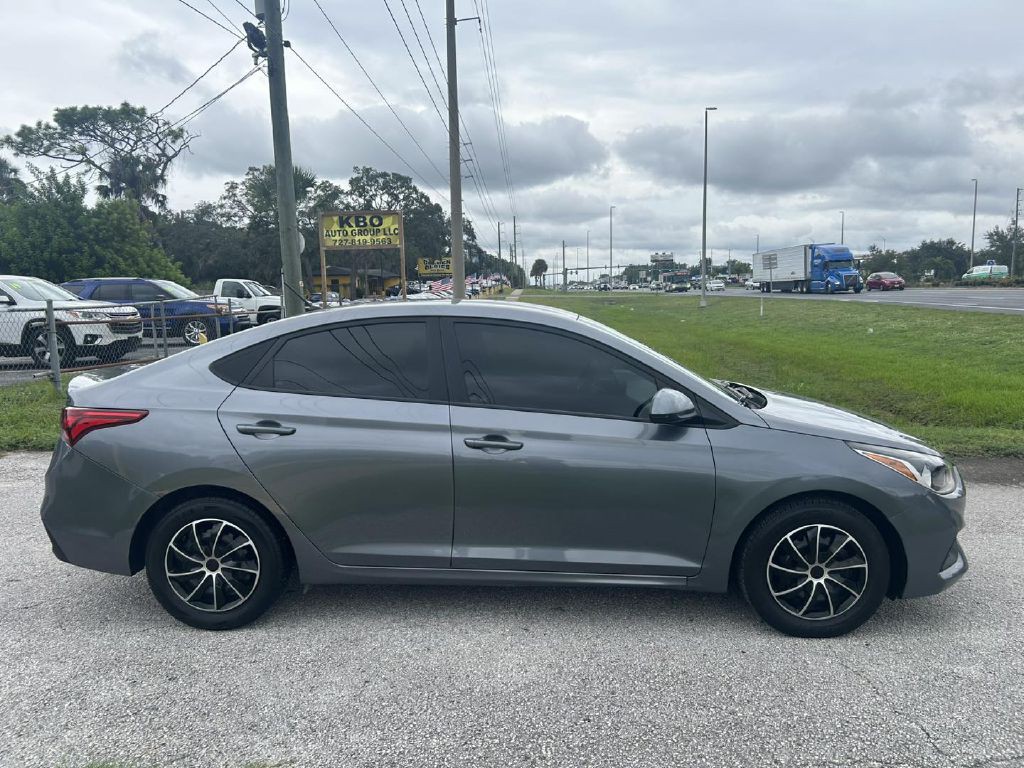 2018 Hyundai Accent Image 2