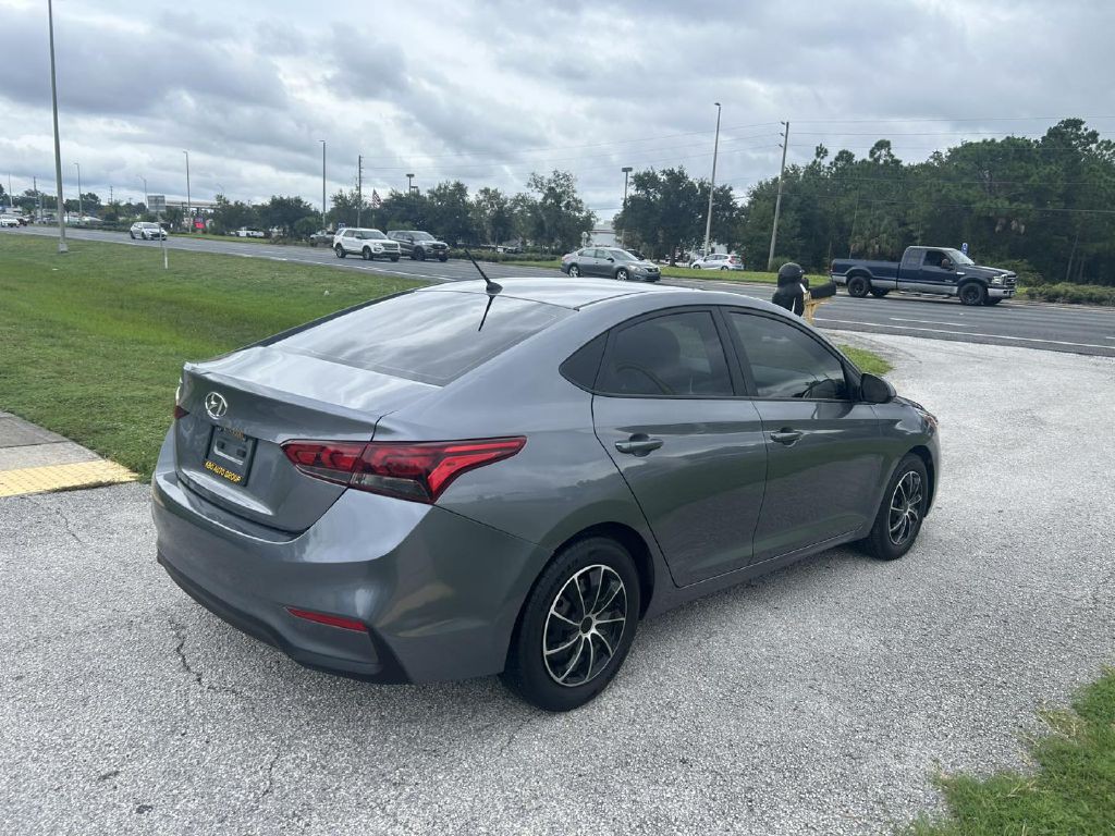 2018 Hyundai Accent Image 3