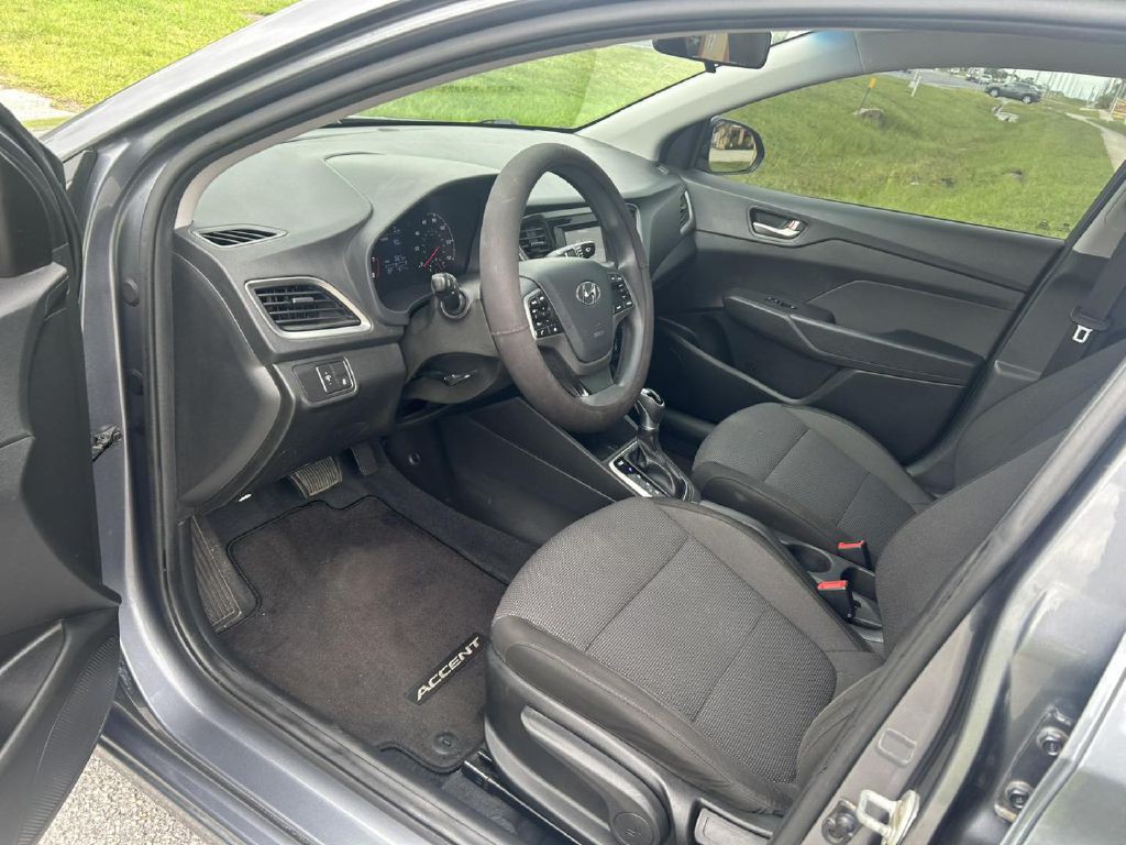 2018 Hyundai Accent Image 16