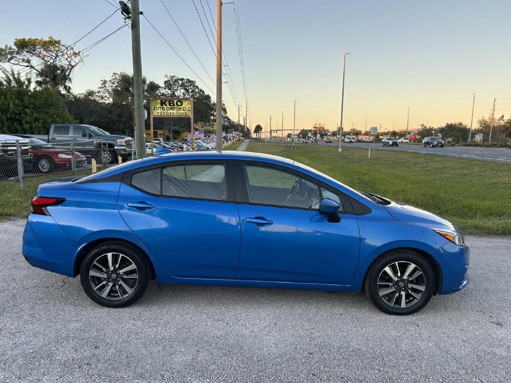 2021 Nissan Versa Image 2