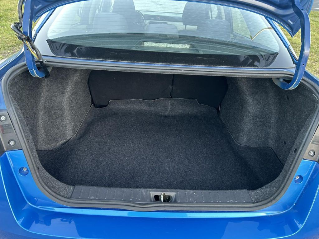 2021 Nissan Versa Image 11