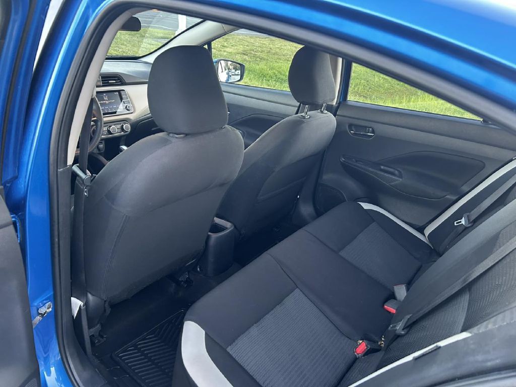 2021 Nissan Versa Image 13