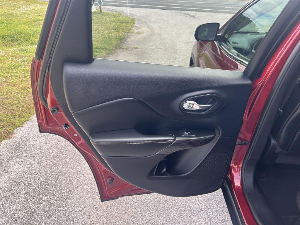 2014 Jeep Cherokee Image 13